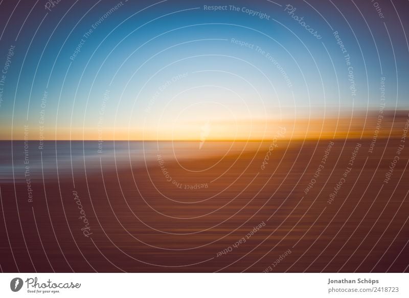 Sonnenuntergang Bewegungsunschärfe am Strand Umwelt Landschaft Urelemente Sand Luft Wasser Himmel Wolkenloser Himmel Horizont Schönes Wetter ästhetisch Brighton