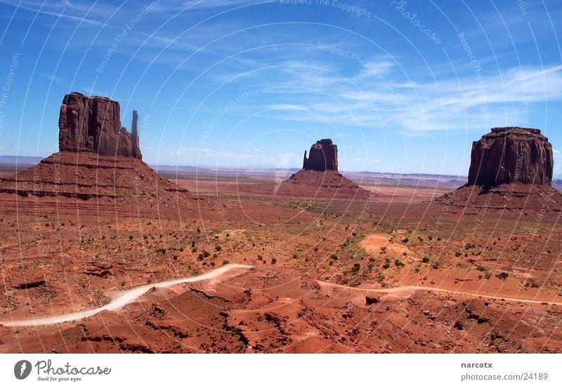 monument valley [2] Amerika Park Nationalpark Western groß Macht beeindruckend Südwest Monument Valley marlabro Blauer Himmel Felsen USA