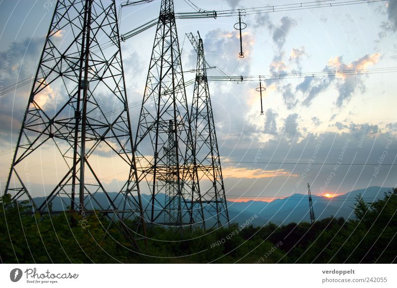 Abend Energiewirtschaft Umwelt Natur Landschaft Pflanze Himmel Wolken Nachthimmel Horizont Sonnenaufgang Sonnenuntergang Sommer Klima Schönes Wetter Wald