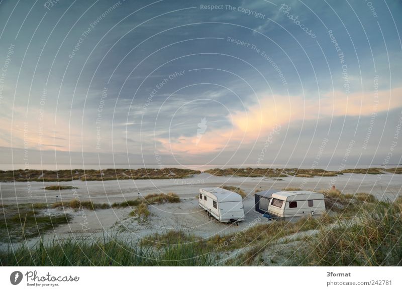 WOHNWAGEN Ferien & Urlaub & Reisen Tourismus Ferne Freiheit Sommerurlaub Strand Meer Traumhaus Natur Sand Himmel Wolken Horizont Schönes Wetter Küste Ostsee