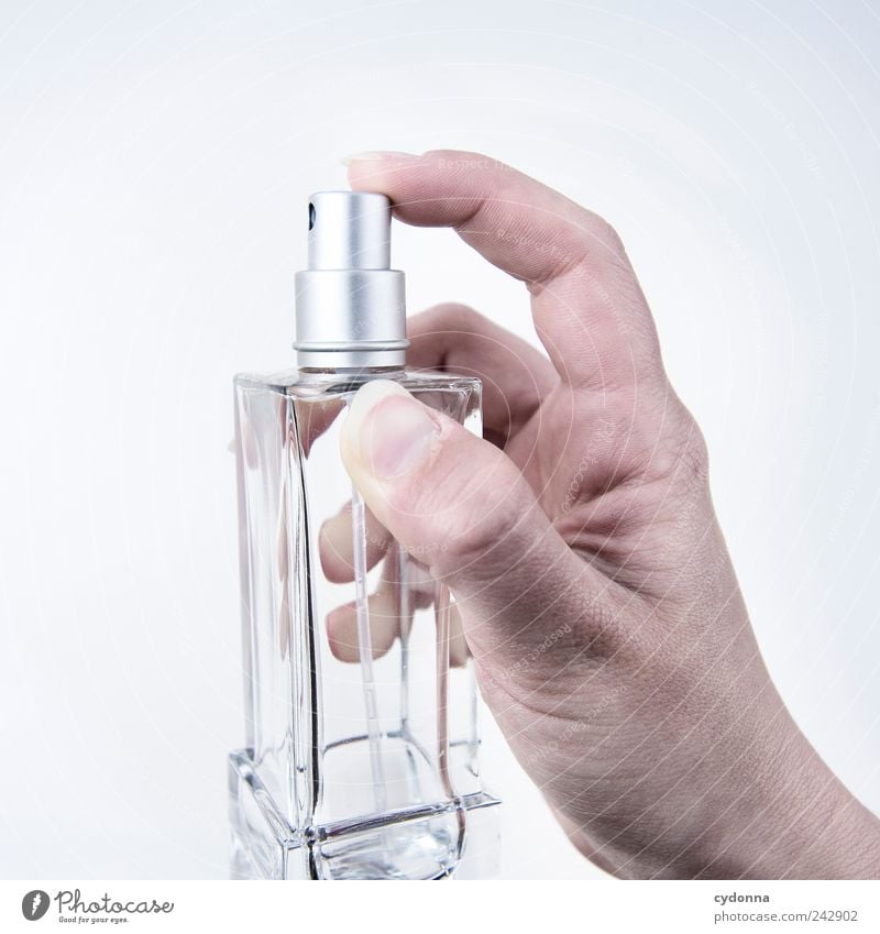 Geruchsneutral Stil Design schön Körperpflege Parfum Mensch Hand sprühen Parfumflakon leer Duft festhalten drücken Farbfoto Studioaufnahme Nahaufnahme