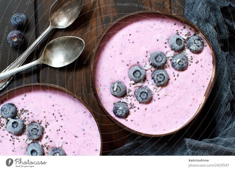 Heidelbeere Smoothie Schalen Joghurt Frucht Dessert Ernährung Frühstück Vegetarische Ernährung Diät Schalen & Schüsseln Löffel Sommer frisch rosa rot weiß