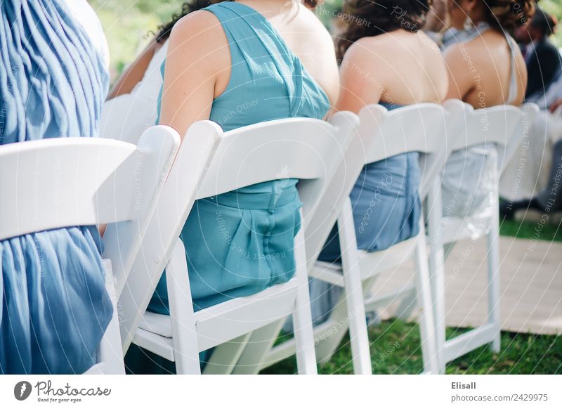 Brautjungfern Lifestyle elegant Mensch Frau Erwachsene Mode Bekleidung Kleid Stil Hochzeit Festakt Kleidung Farbfoto Außenaufnahme