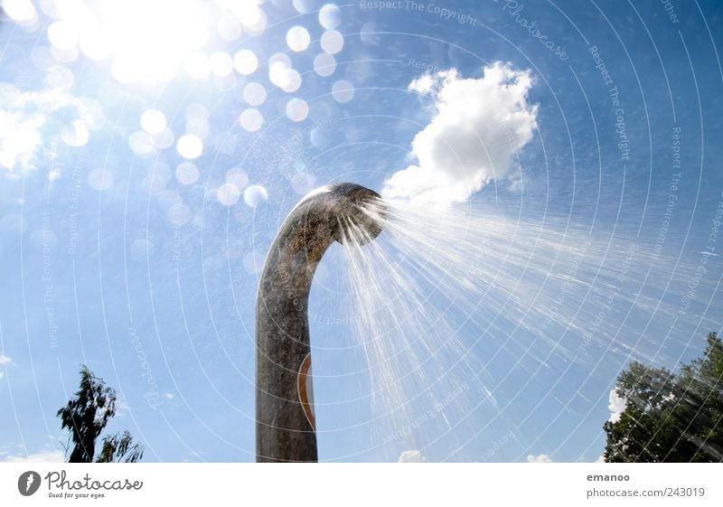 aus heiterem Himmel unter der Dusche schön Wellness Wohlgefühl Erholung Schwimmen & Baden Sommer Sommerurlaub Sonne Sonnenbad Strand Schwimmbad Luft Wasser