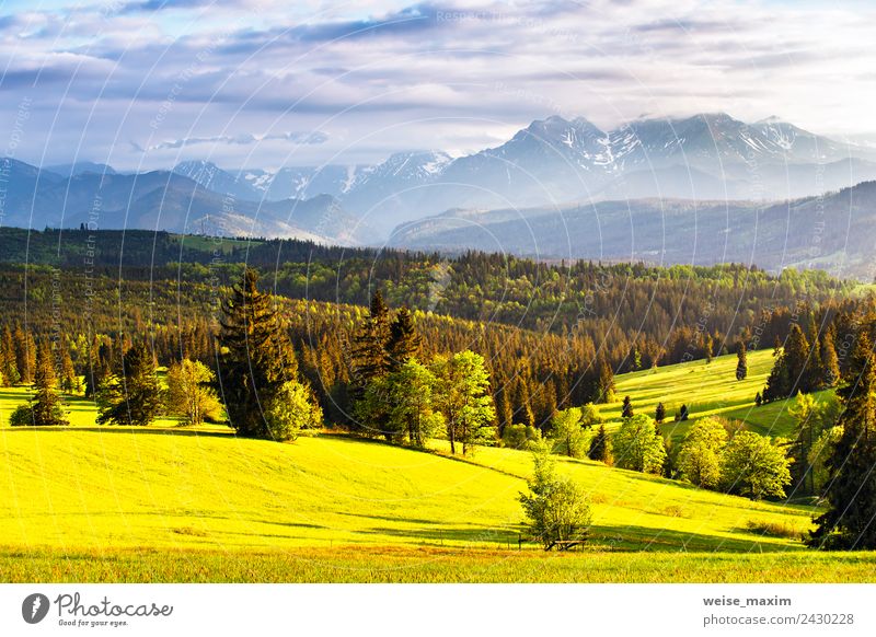 Bergrücken über bewölktem Himmel Ferien & Urlaub & Reisen Tourismus Ausflug Ferne Freiheit Sommer Sonne Berge u. Gebirge Natur Landschaft Wolken Frühling Klima