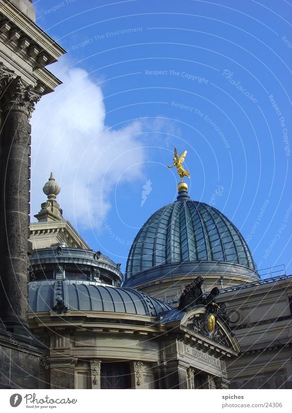 Zitronenpresse Dresden Architektur Kunstakademie blau Himmel Oktagon Fama