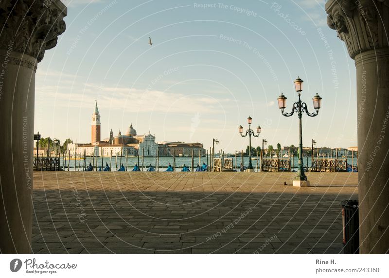 Warten auf den Ansturm Ferien & Urlaub & Reisen Tourismus Sightseeing Städtereise Himmel Sommer Schönes Wetter Venedig Italien Hafenstadt Altstadt Menschenleer