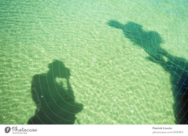 shallow water Freizeit & Hobby Ferien & Urlaub & Reisen Tourismus Mensch maskulin 2 Umwelt Urelemente Wellen Küste Nordsee Meer stehen nass entdecken