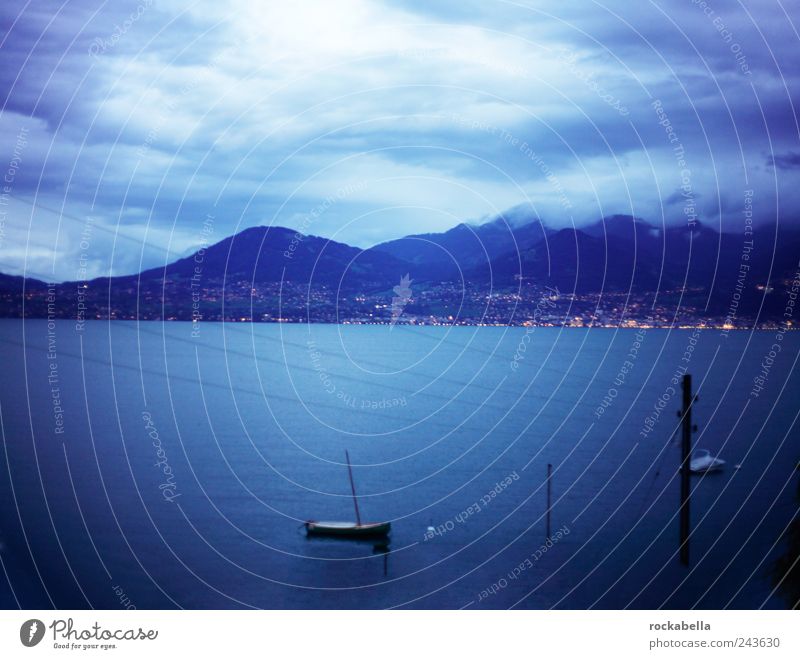 lac léman. Ferien & Urlaub & Reisen Tourismus Ausflug Sommer Berge u. Gebirge Umwelt Natur Landschaft Himmel Wolken Nachthimmel Horizont Klima Wetter blau