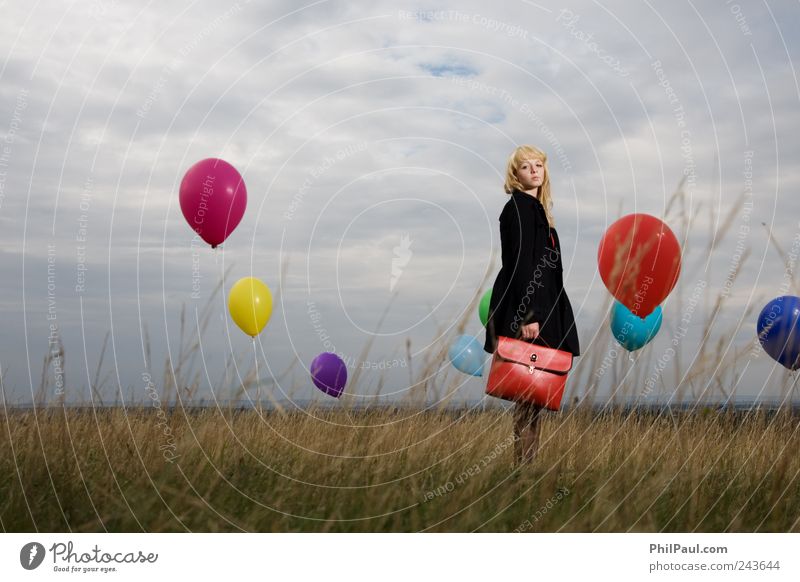 Nur wer die Sehnsucht kennt, weiß, was ich leide! Traurigkeit Veranstaltung Mädchen Junge Frau Jugendliche Mensch Himmel Wolken schlechtes Wetter Unwetter Wind