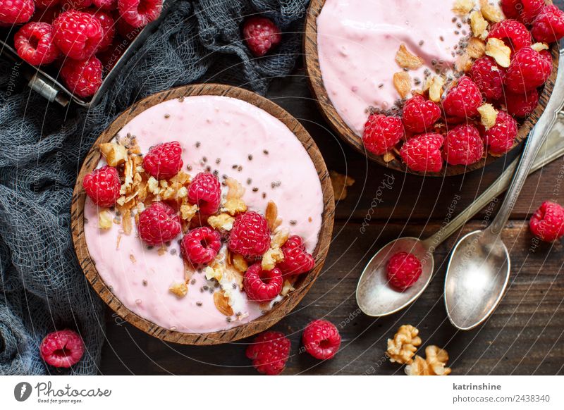 Himbeeren Smoothie Schüsseln Joghurt Frucht Dessert Ernährung Frühstück Vegetarische Ernährung Diät Schalen & Schüsseln Löffel Sommer frisch rosa rot weiß