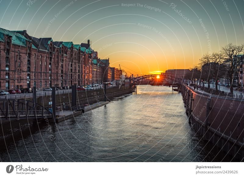 Hamburg Speicherstadt Frühling Sonnenuntergang Dämmerung Abend Licht Romantik Backstein Alte Speicherstadt Deutschland Weltkulturerbe Wasser Blauer Himmel