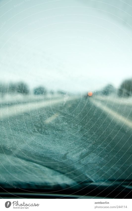 Autobahn Umwelt Natur Landschaft Himmel Klima Klimawandel Wetter Verkehr Verkehrsmittel Personenverkehr Autofahren Straße PKW Glas Ferien & Urlaub & Reisen