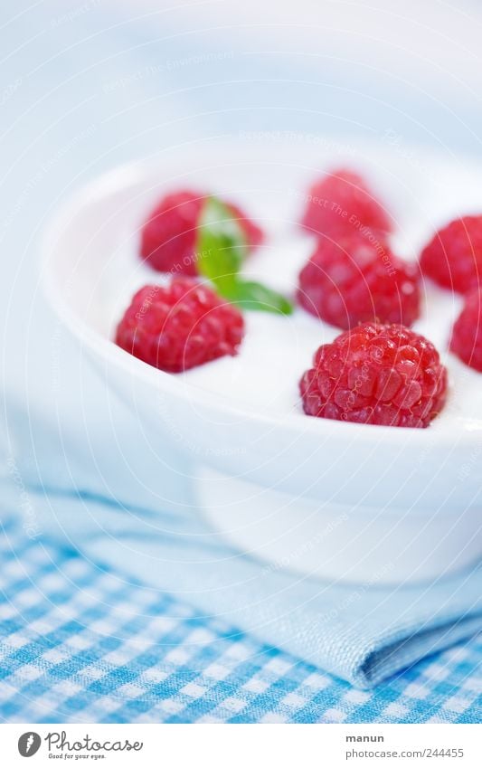 Himbi Lebensmittel Joghurt Milcherzeugnisse Frucht Himbeeren Ernährung Frühstück Bioprodukte Vegetarische Ernährung authentisch frisch Gesundheit lecker