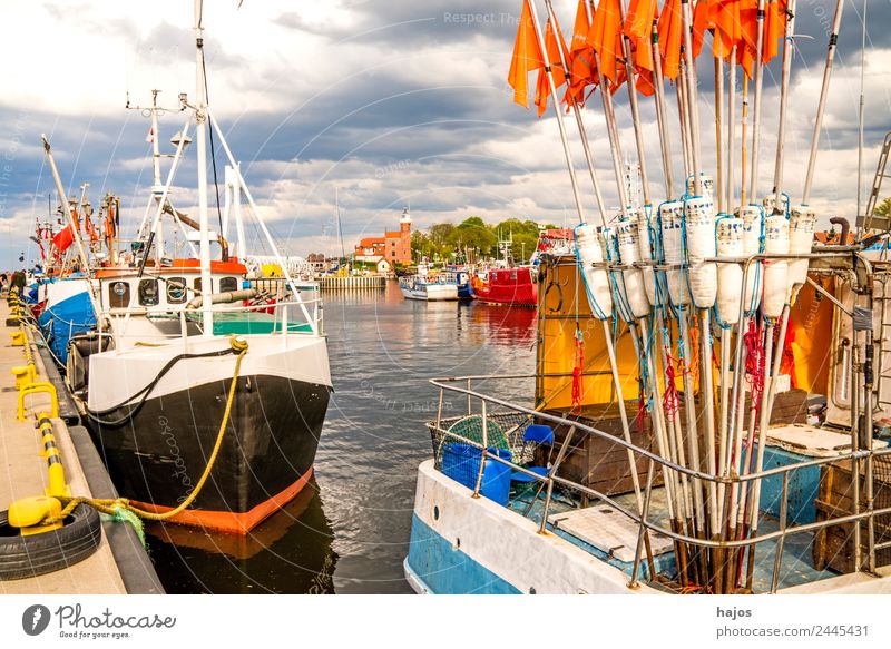 Hafen von Ustka, Polen Ferien & Urlaub & Reisen Schifffahrt Fischerboot Abenteuer Tourismus boat ustka stolpmünde polen fischereihafen fischkut markierungsbojen