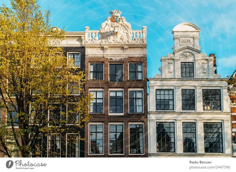 Schöne Architektur niederländischer Häuser am Amsterdamer Kanal im Herbst Niederlande Großstadt Haus Berühmte Bauten Ferien & Urlaub & Reisen Niederländer