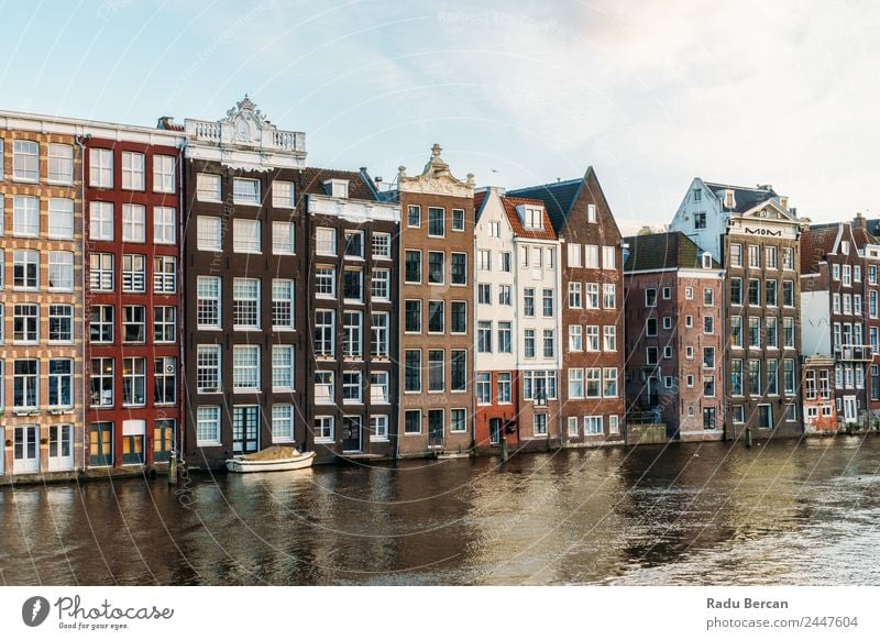 Schöne Architektur niederländischer Häuser am Amsterdamer Kanal im Herbst Niederlande Großstadt Haus Berühmte Bauten Ferien & Urlaub & Reisen Niederländer