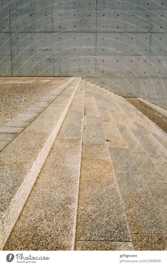 street patterns Stadtzentrum Menschenleer Bauwerk Gebäude Architektur Mauer Wand Treppe modern Moderne Architektur Beton Stein Betonwand Perspektive Fluchtlinie