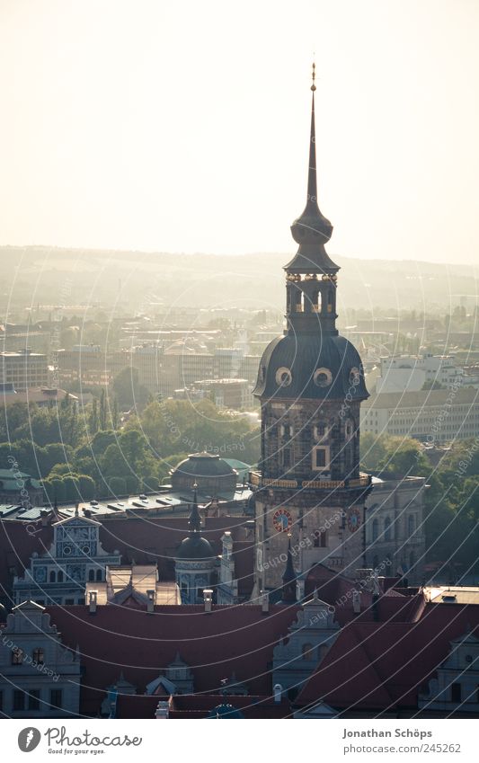 Schlossturm Dresden Deutschland Europa Stadt Hauptstadt Stadtzentrum Altstadt Kirche Burg oder Schloss Turm Zufriedenheit Erholung Sachsen Spitze Aussicht