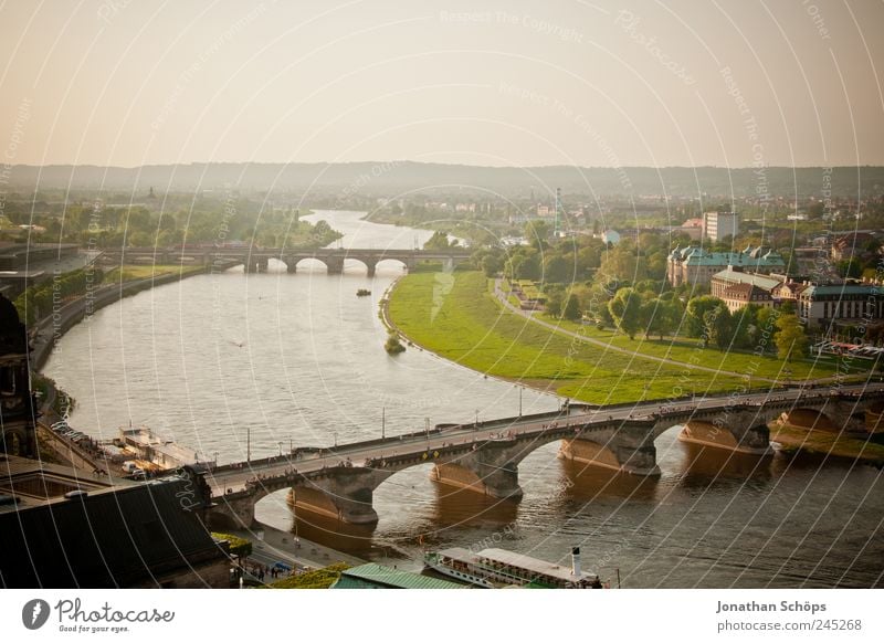 Dresden Deutschland Europa Stadt Hauptstadt Brücke Stimmung hell Fluss Elbwiese Elbe Flussufer Sachsen historisch Altstadt Brückenbau Wasserfahrzeug Dampfschiff