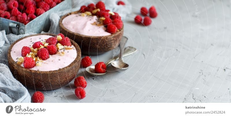 Himbeeren Smoothie Schüsseln Joghurt Frucht Dessert Ernährung Frühstück Vegetarische Ernährung Diät Schalen & Schüsseln Löffel Sommer frisch rosa rot weiß