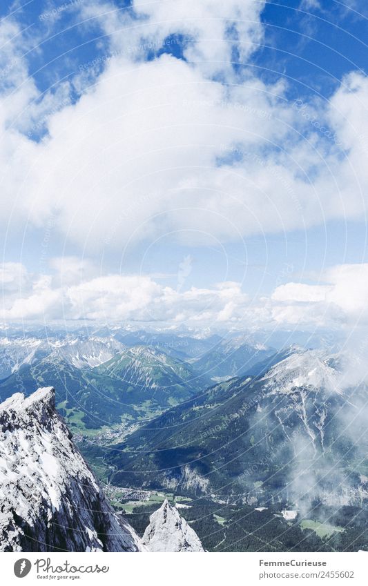 The alps - view from Zugspitze mountain Natur Landschaft Alpen Vogelperspektive Berge u. Gebirge Sonne Sonnenstrahlen Sommer Wald Wolken Himmel Gipfel Farbfoto