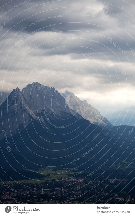 Olympia Natur Landschaft Luft Wolken Gewitterwolken Sommer schlechtes Wetter Unwetter Alpen Berge u. Gebirge Gipfel einzigartig Umwelt Zugspitze Wetterstein