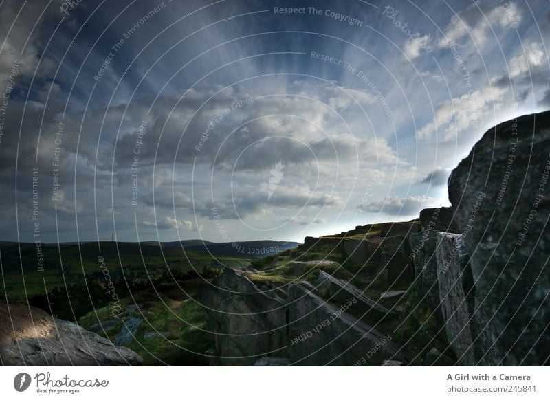 3...2...1... ich haue ab! Umwelt Natur Landschaft Himmel Wolken Gewitterwolken Klima Wetter Schönes Wetter Wind Gras leuchten außergewöhnlich bedrohlich