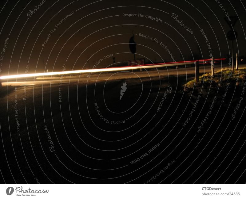 light stripes³ Kreisverkehr Langzeitbelichtung Nachtaufnahme Lichtstreifen PKW Straße