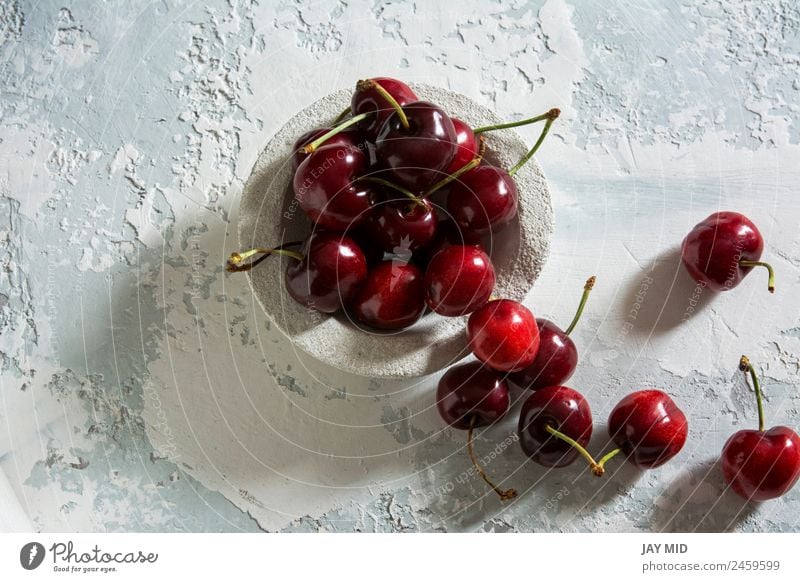 köstliche Kirschen Lebensmittel Frucht Dessert Süßwaren Ernährung Frühstück Vegetarische Ernährung Teller Schalen & Schüsseln Stil Tisch Natur Blatt frisch