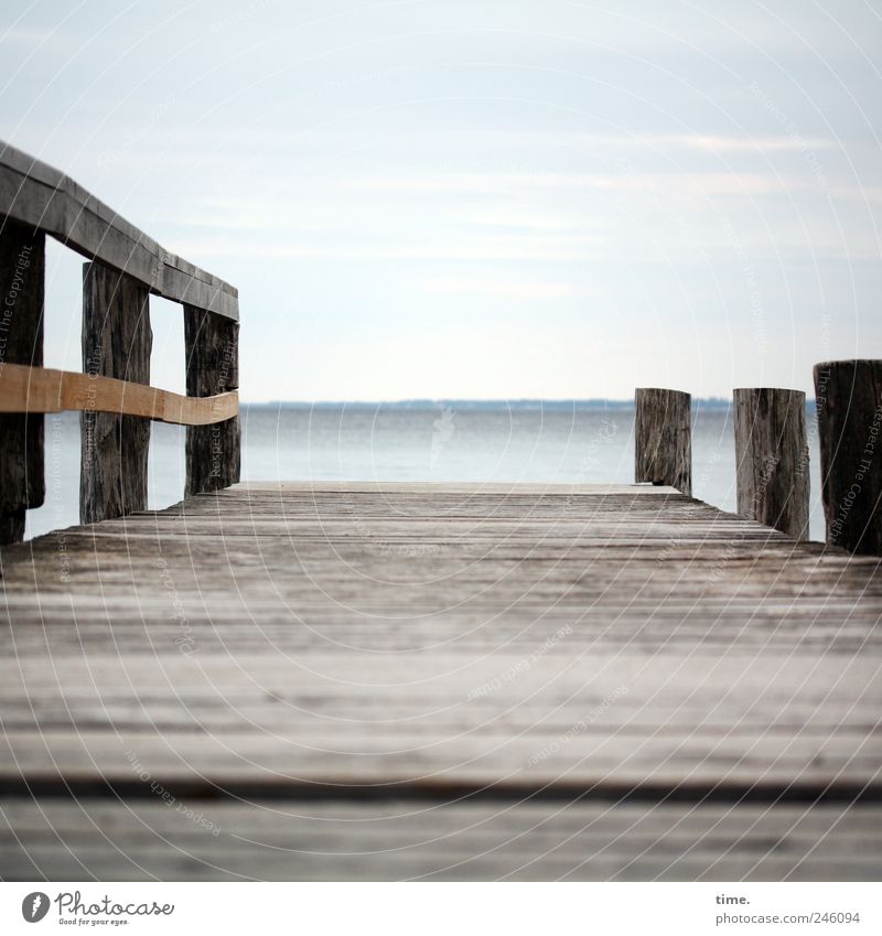 Kurzurlaub Meer Landschaft Himmel ruhig Horizont Küste Ostsee Erholung Freiheit Frieden Seebrücke Zufriedenheit Inspiration Natur Nostalgie Ferne Tourismus Holz