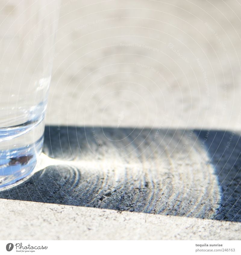 concrete water Lebensmittel Getränk trinken Erfrischungsgetränk Trinkwasser Glas Sonnenlicht Sommer Schönes Wetter Stein Wasser blau weiß Farbfoto