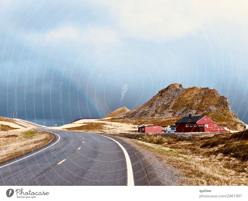 Horizont Umwelt Landschaft Wolken schlechtes Wetter Regen Hügel Verkehrswege Straße Streifen bedrohlich frei kalt blau gelb gold rot Einsamkeit Freizeit & Hobby