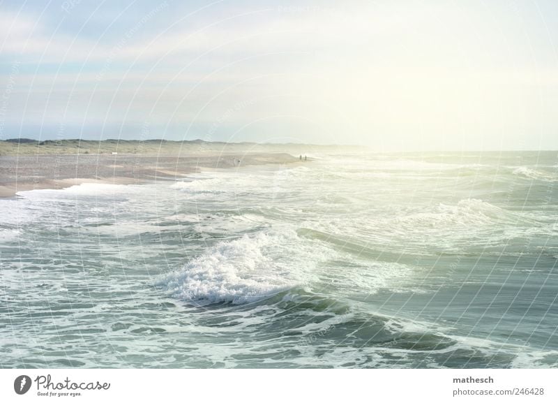 strandlicht Natur Urelemente Luft Wasser Himmel Wolken Sonnenlicht Sommer Wärme Wellen Küste Strand Bucht Nordsee Meer hell blau weiß Gischt Farbfoto