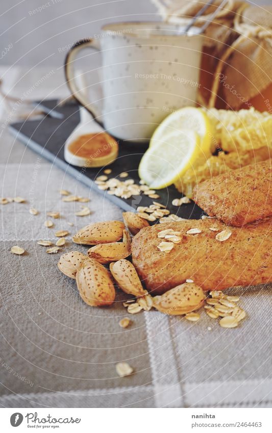 Gesundes und leckeres Frühstück Lebensmittel Frucht Getreide Teigwaren Backwaren Kräuter & Gewürze Mandel Honig Zitrone Zimt Hafer Haferflocken Wabe Ernährung