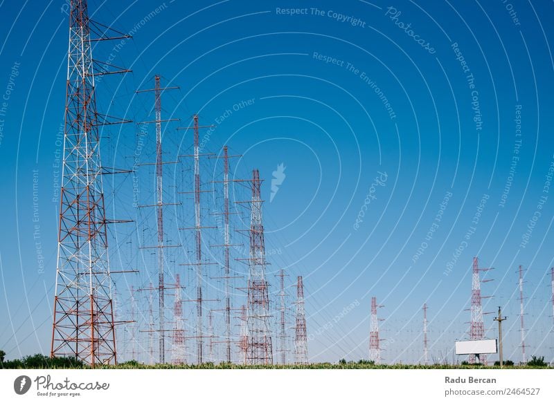 Hochspannungs-Strommast Strommast Turm elektrisch Kraft Spannung Höhe Elektrizität Übertragung Energie Linie Industrie Pylon Technik & Technologie Himmel