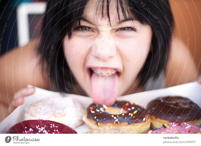 sweet sweet jelly. Teigwaren Backwaren Süßwaren Ernährung Essen 1 Mensch schwarzhaarig authentisch frech schön einzigartig Leben Krapfen Gier Zahnspange