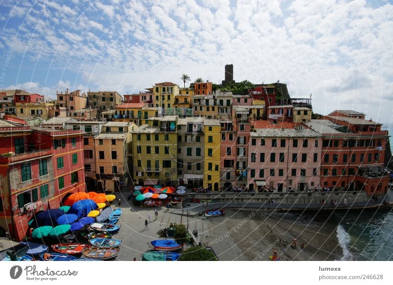 vernazza Ferien & Urlaub & Reisen Tourismus Sightseeing Sommerurlaub Meer Häusliches Leben Traumhaus Mensch Vernazza Cinque Terre Italien Europa Dorf