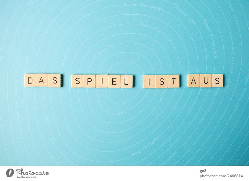 Das Spiel ist aus :-( Freizeit & Hobby Spielen Scrabble Sport Ballsport Sportmannschaft Fan Sportveranstaltung Verlierer Weltmeisterschaft Niederlage