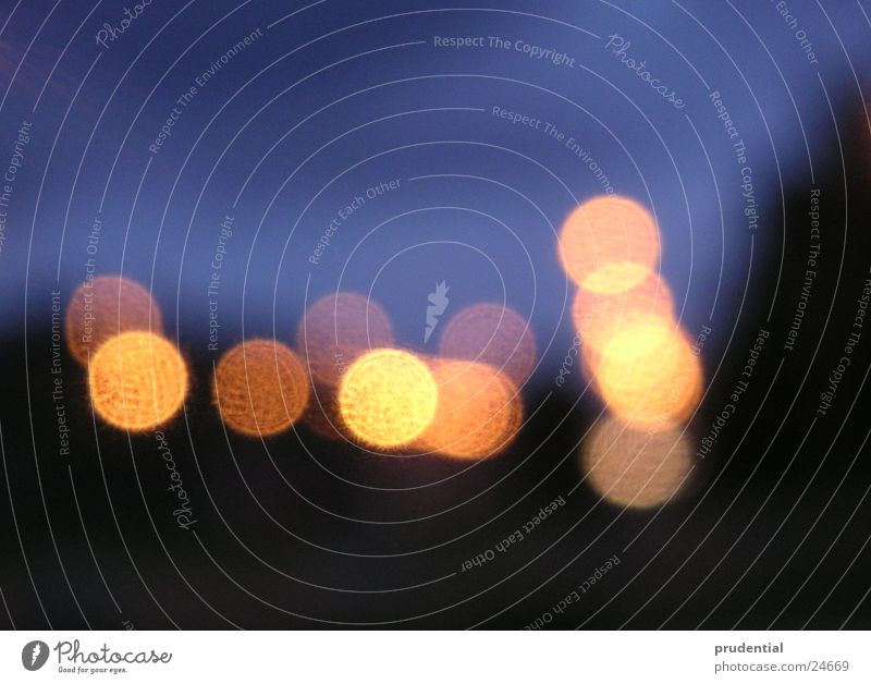 leuchtpunkte Licht Abend Nacht fahren Lampe Dinge Beleuchtung Punkt hell PKW