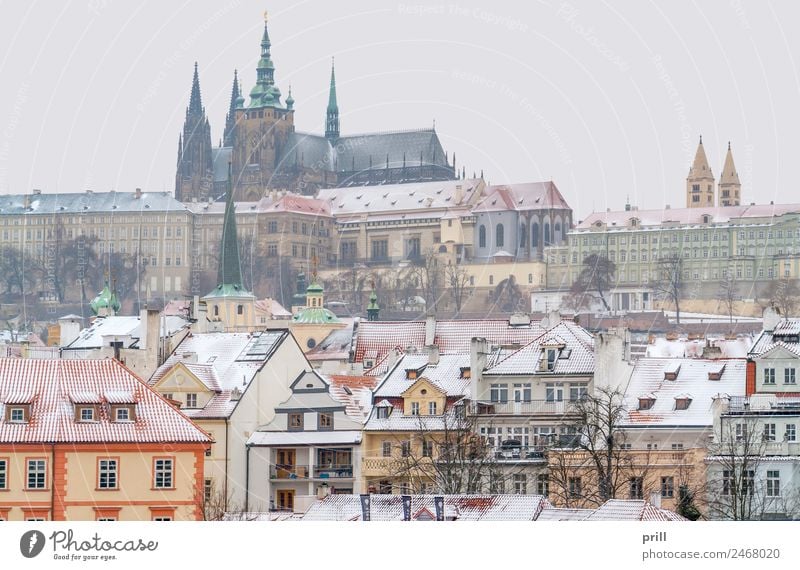 Prague at winter time Winter Schnee Haus Kultur Stadt Hauptstadt Altstadt Burg oder Schloss Gebäude Architektur Fassade alt historisch kalt Tradition Tschechien