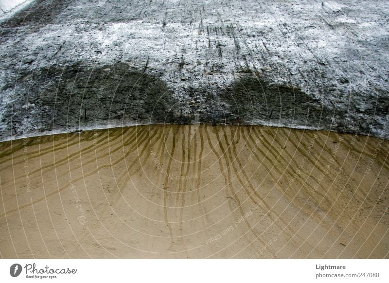 Lines of Time Klimawandel Wetter Ruine Mauer Wand Fassade Stein Beton dehydrieren alt historisch braun grau standhaft Surrealismus Mauerstein Gedeckte Farben