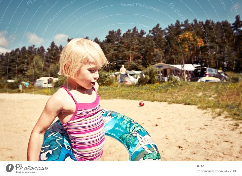 Schwimmreif Schwimmen & Baden Freizeit & Hobby Spielen Ferien & Urlaub & Reisen Strand Mensch Kind Kleinkind Kindheit 1 3-8 Jahre Umwelt Natur Sand Himmel