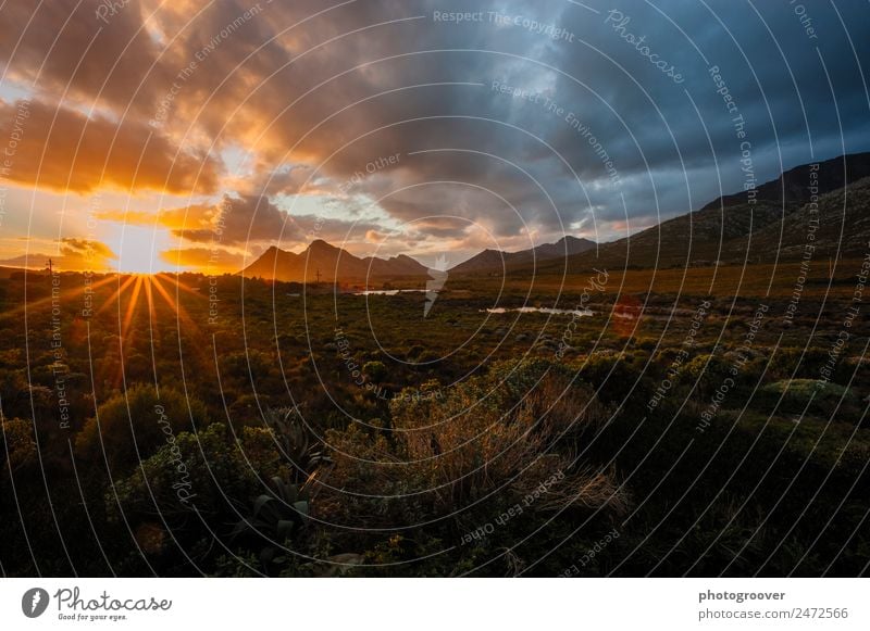 Sonnenaufgang im Tal Ferien & Urlaub & Reisen Tourismus Abenteuer Berge u. Gebirge wandern Umwelt Natur Landschaft Pflanze Himmel Wolken Gewitterwolken Horizont