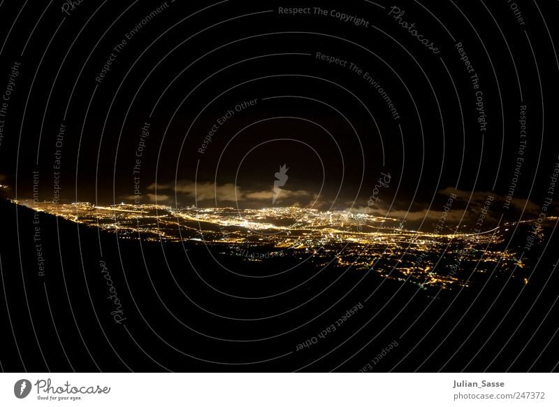 Nightlife Stadt Hafenstadt Stadtzentrum Stadtrand Haus Sehenswürdigkeit dunkel Teneriffa la orotava Puerto de la Cruz Nacht Nachthimmel Wolken Beleuchtung