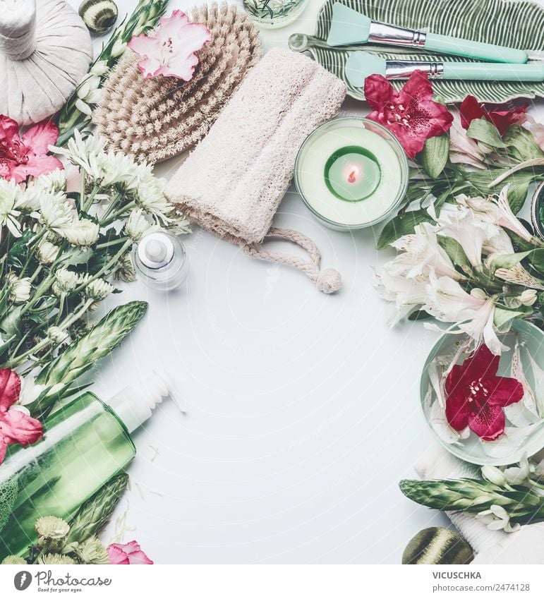 Spa, Wellnes und Kosmetik Composing mit Blumen auf weiß Lifestyle Stil Design schön Körperpflege Gesundheit Wellness Erholung Massage Pflanze Rose