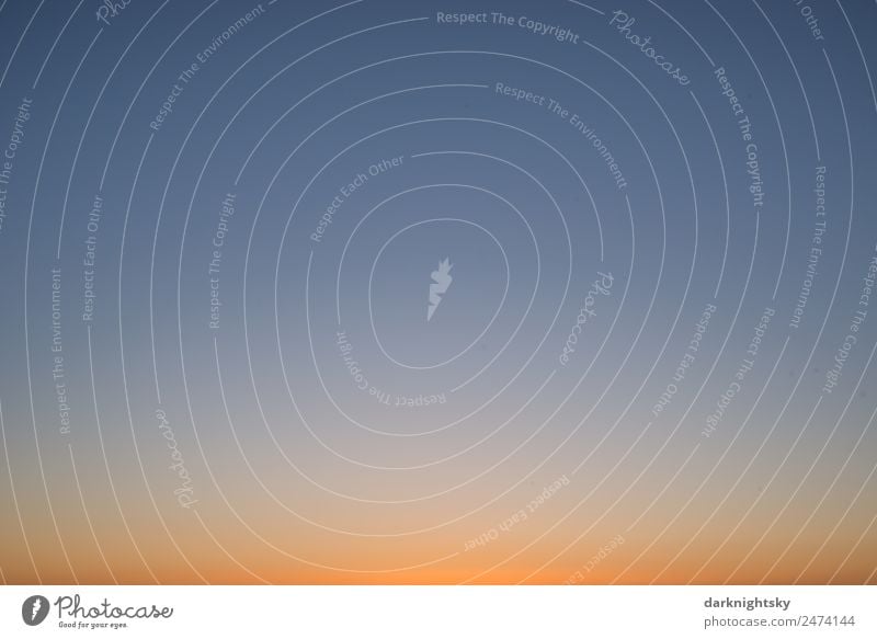 Abendlicher Himmel mit Sonnenuntergang Landschaft Luft nur Himmel Wolkenloser Himmel Frühling Sommer Wetter Schönes Wetter Wärme elegant Freundlichkeit