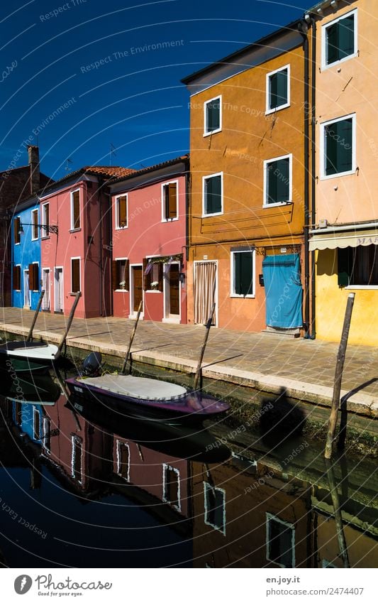 alles noch ruhig Ferien & Urlaub & Reisen Ausflug Sightseeing Städtereise Sommerurlaub Burano Venedig Italien Dorf Fischerdorf Kleinstadt Altstadt Menschenleer