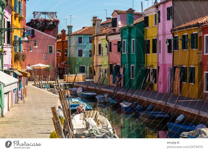 Sonnenseite Ferien & Urlaub & Reisen Tourismus Ausflug Sightseeing Städtereise Sommerurlaub Burano Venedig Italien Europa Dorf Fischerdorf Hafenstadt Altstadt