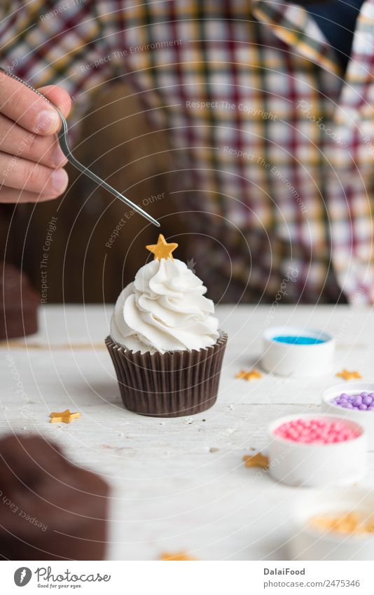 Cupcake Herstellung für die Weihnachtszeit Dessert Winter Dekoration & Verzierung Feste & Feiern Weihnachten & Advent Baum Holz lecker neu grün rot weiß